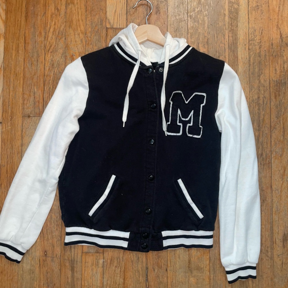 Forever 21  M varsity letterman jacket
Size Medium
